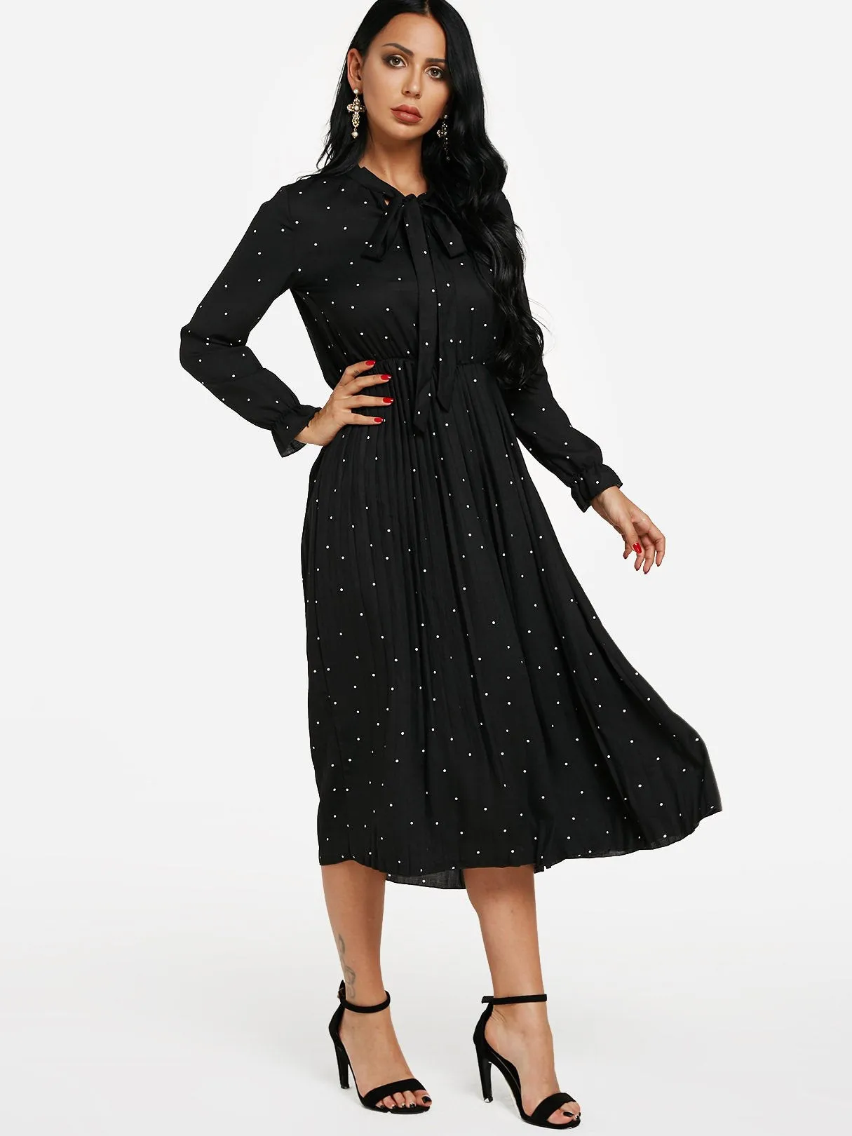 Wholesale Black Round Neck Long Sleeve Polka Dot Lace-Up Maxi Dress